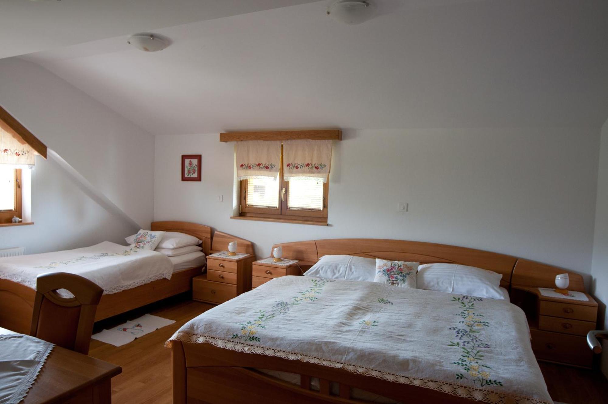 Tourist Farm Ob Izviru Krupe Villa Semic Kamer foto