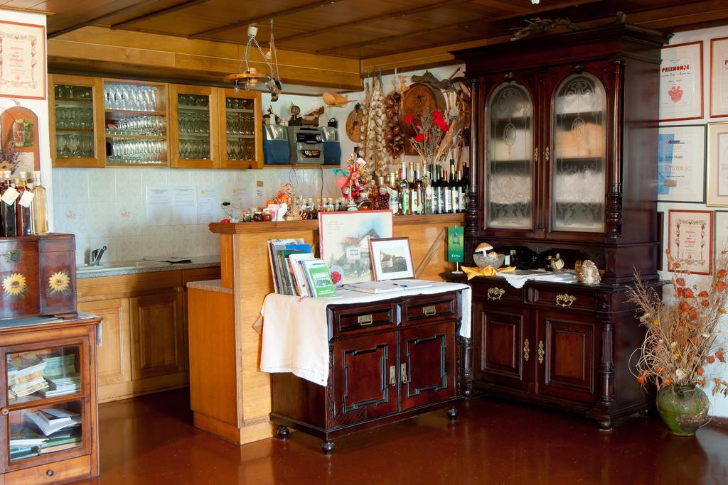 Tourist Farm Ob Izviru Krupe Villa Semic Buitenkant foto