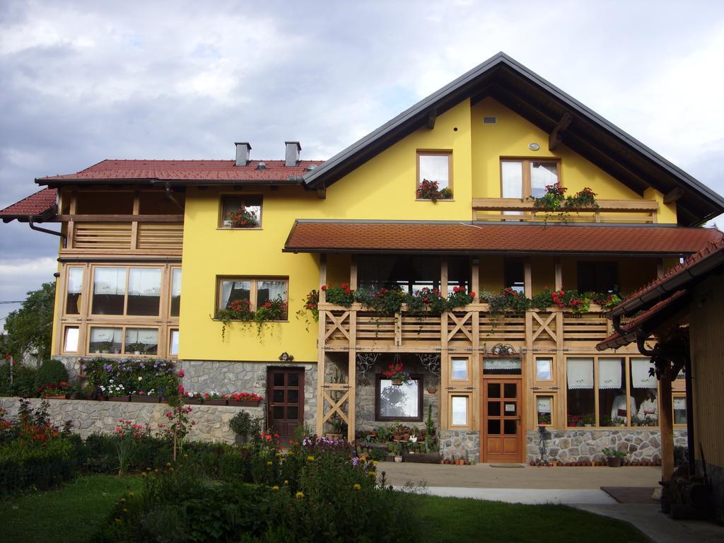 Tourist Farm Ob Izviru Krupe Villa Semic Buitenkant foto