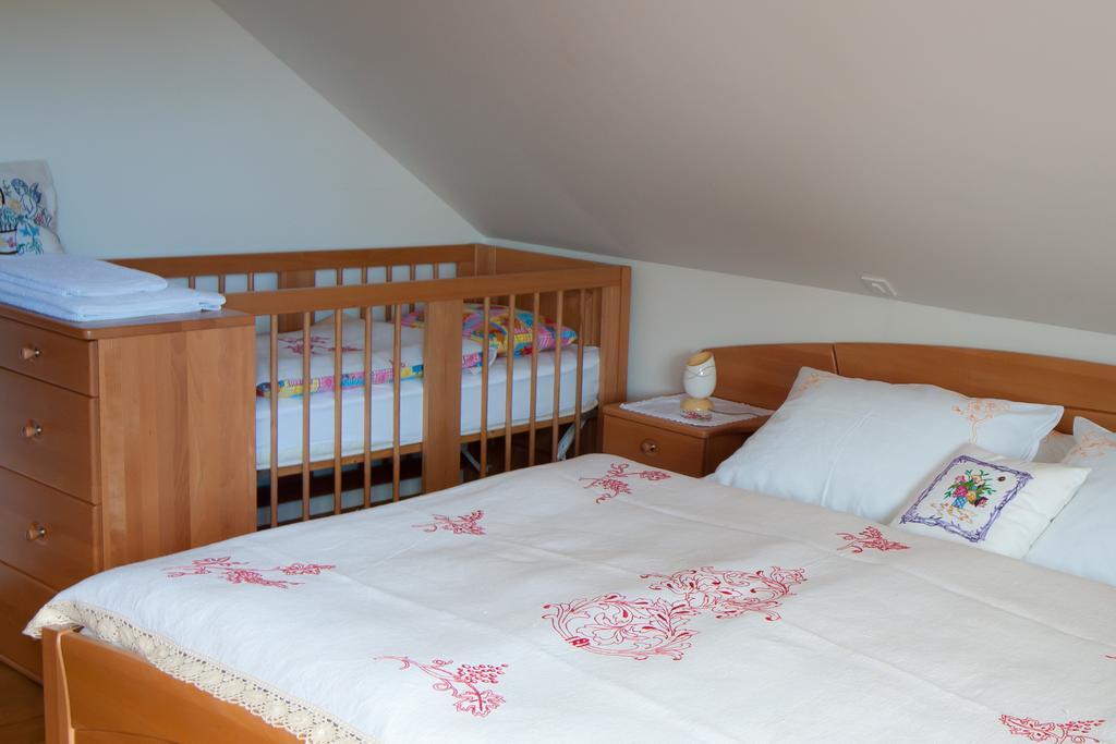 Tourist Farm Ob Izviru Krupe Villa Semic Kamer foto