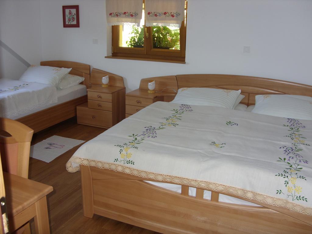 Tourist Farm Ob Izviru Krupe Villa Semic Kamer foto